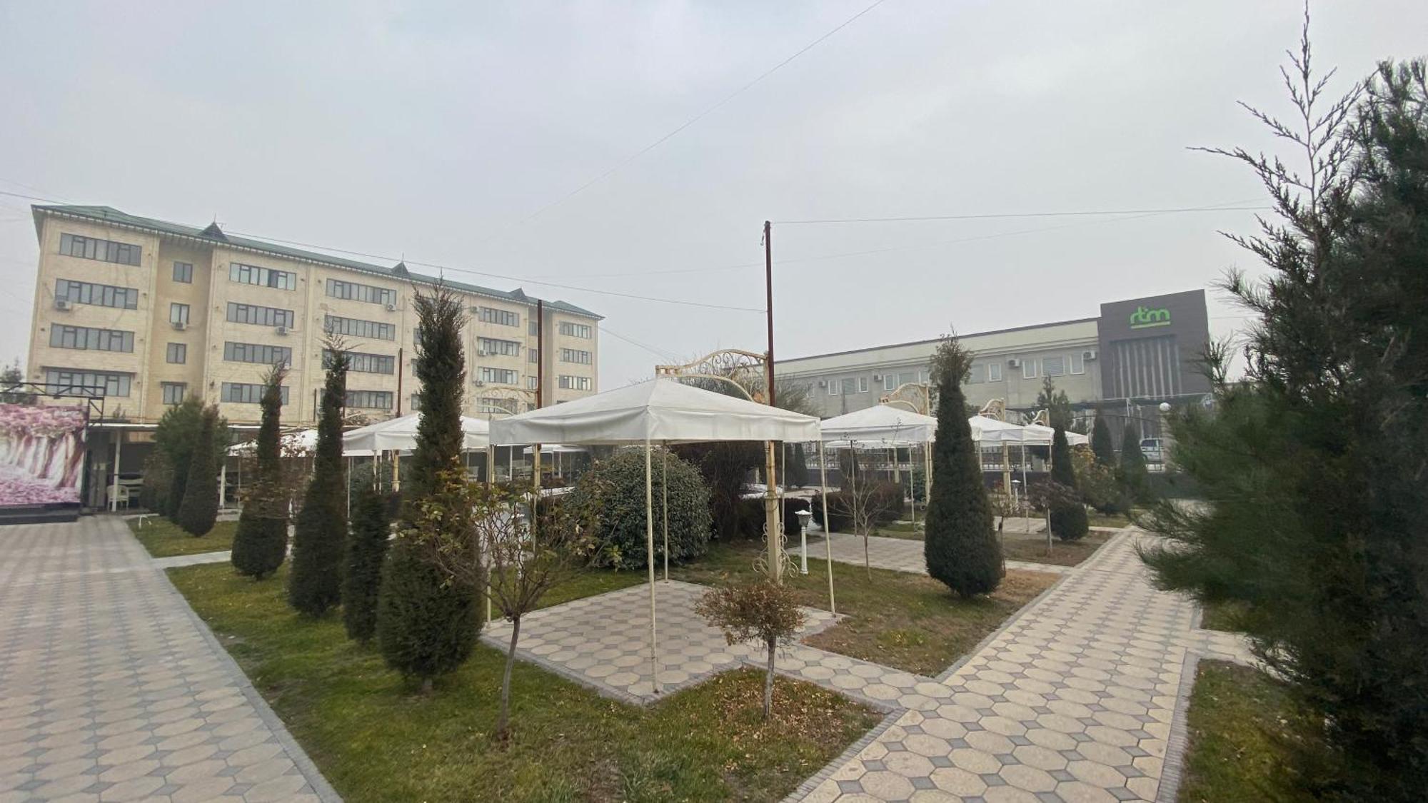 Diyor Hotel Marghilon エクステリア 写真