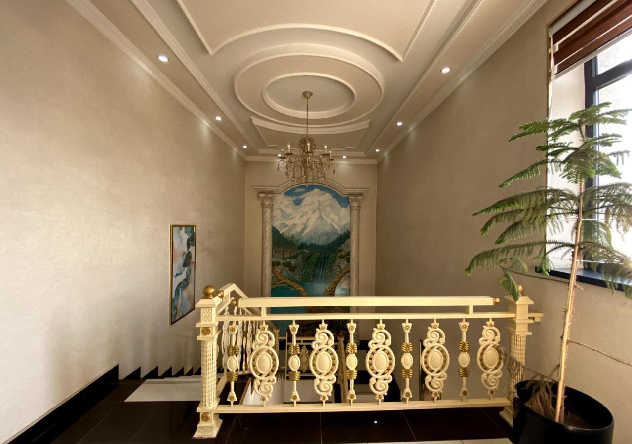 Diyor Hotel Marghilon エクステリア 写真